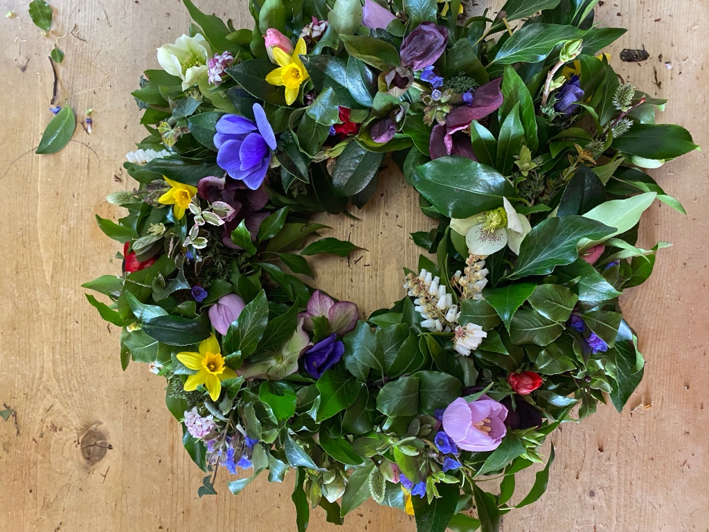 Spring wreath, Friesland Farm Flowers, Shilton, Oxfordshire, Xut flowers, British grown flowers